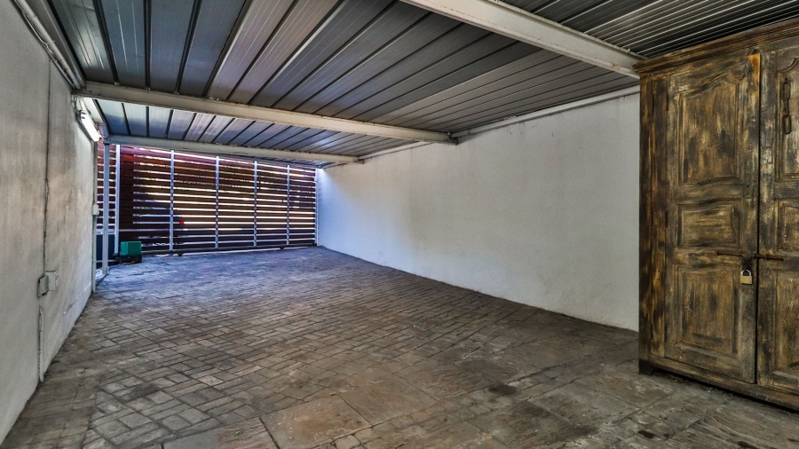 2 Bedroom Property for Sale in Sea Point Western Cape